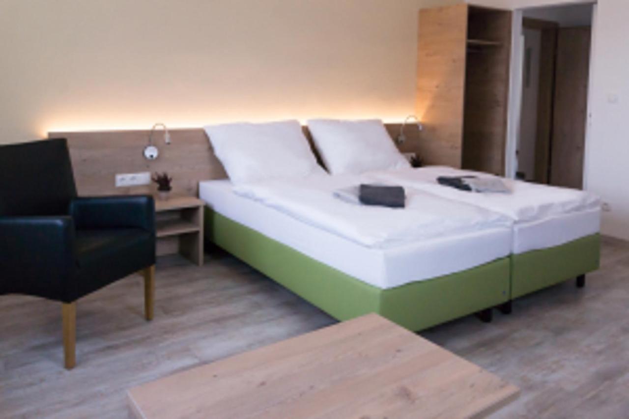 Bauers Gaestehaus Obersiebenbrunn Екстер'єр фото